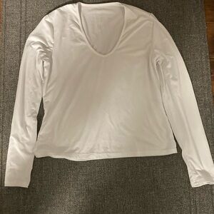 Classic White Long Sleeve Toplong sleeve tee